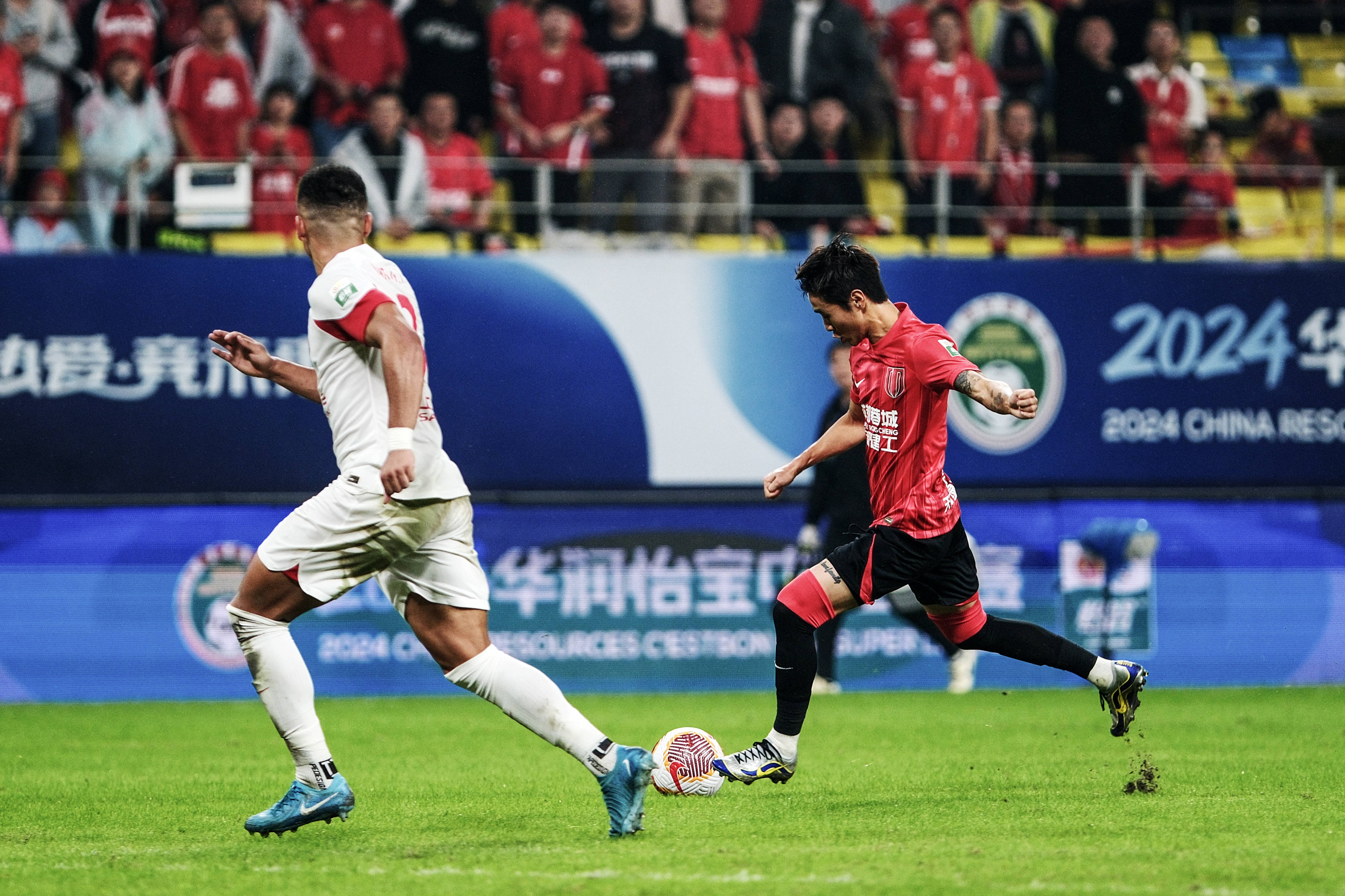 赛前上海申花备战国王杯，刷新队史纪录细节曝光，悬念犹存，轮换策略成焦点 -英雄联盟下注