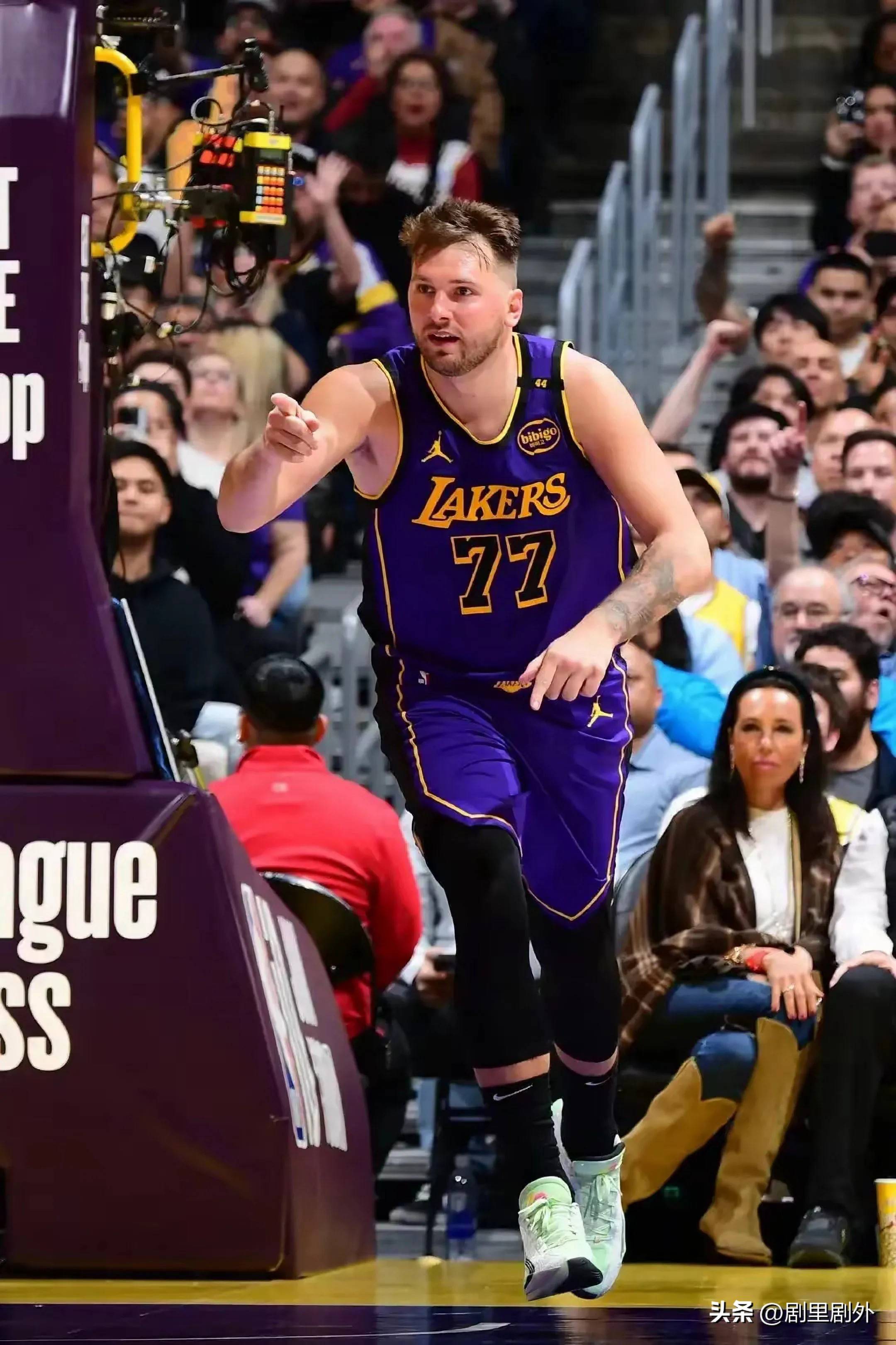 关于洛杉矶湖人内部会议纪要流出：赛前更衣室发声，CBA季后赛使命明确，年轻球员得到机会的信息-lol博彩平台